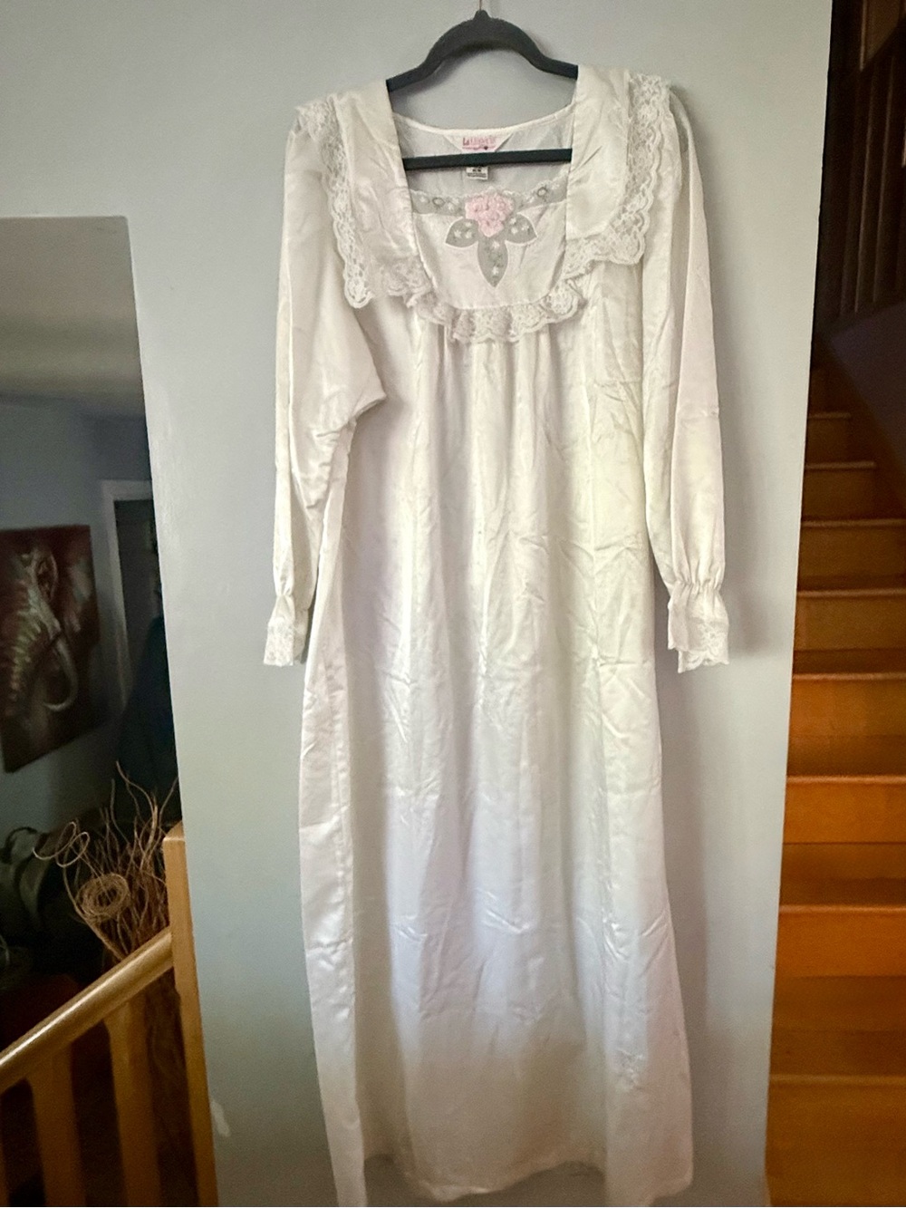 Vintage La Lingerie Victorian Style Lace Nightgown - Medium